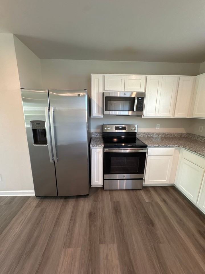 3009 Sapgate Ln - Photo 4 of 16