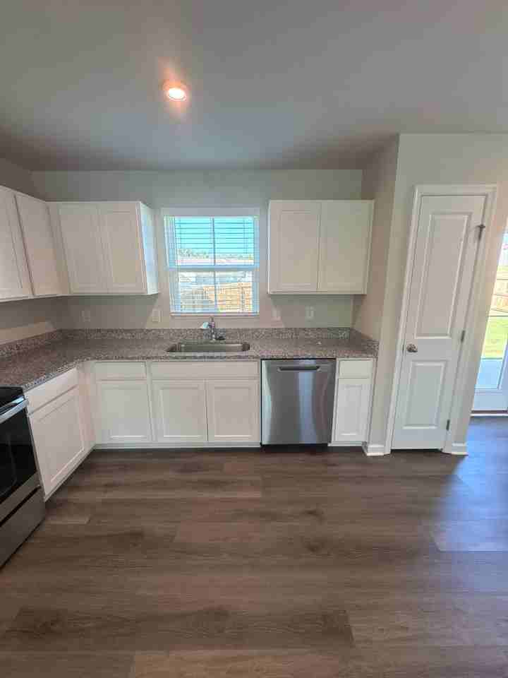 3009 Sapgate Ln - Photo 5 of 16