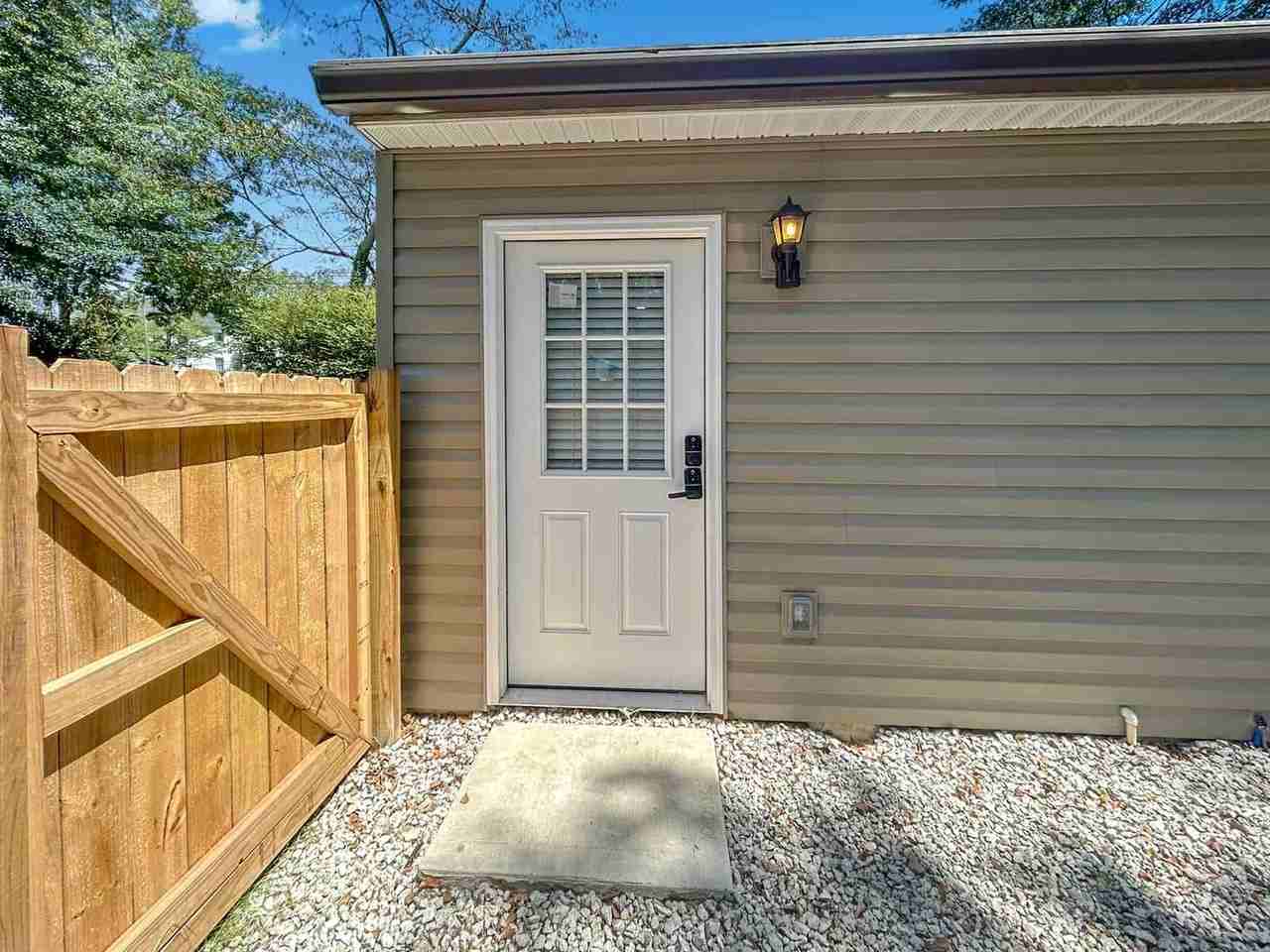 1213 Pine Grove Ave Ne - Photo 2 of 21