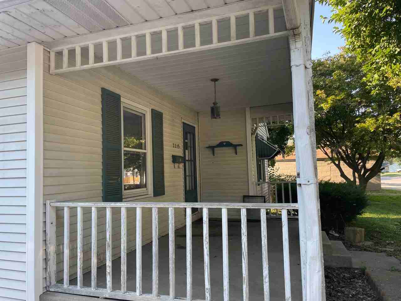 2219 S 15th St - Photo 3 of 24