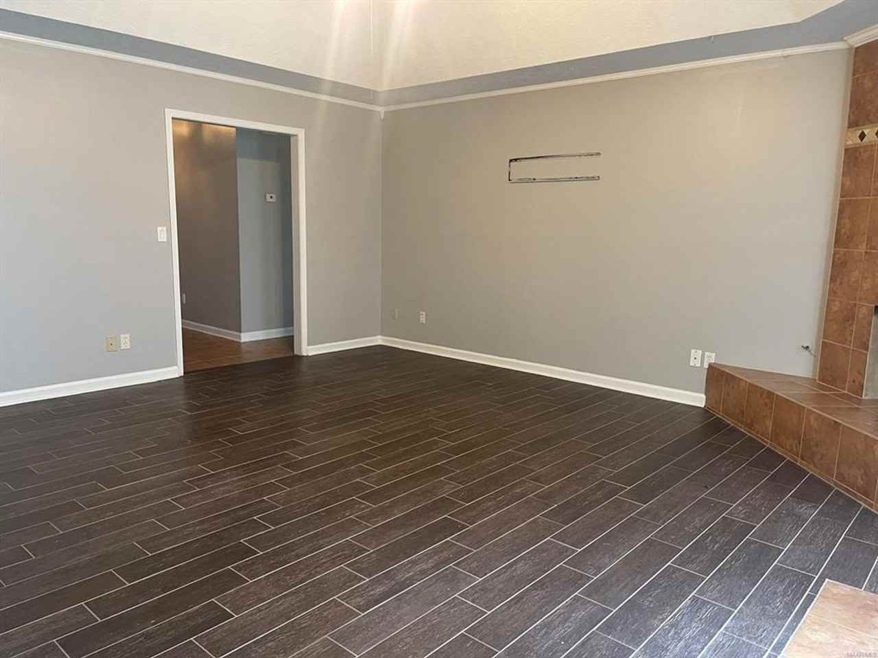 6605 Denham Ct - Photo 3 of 20