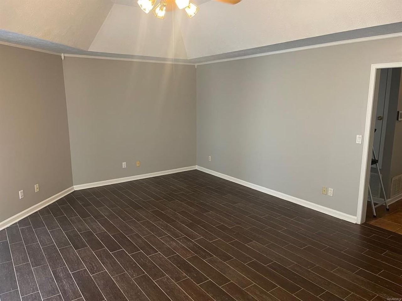 6605 Denham Ct - Photo 4 of 20