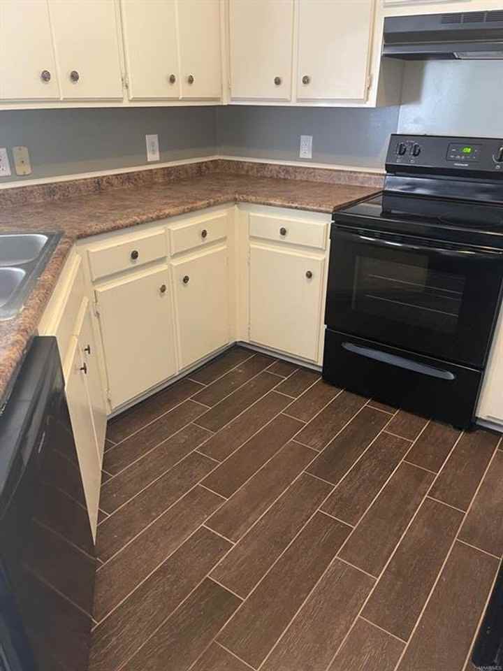 6605 Denham Ct - Photo 5 of 20