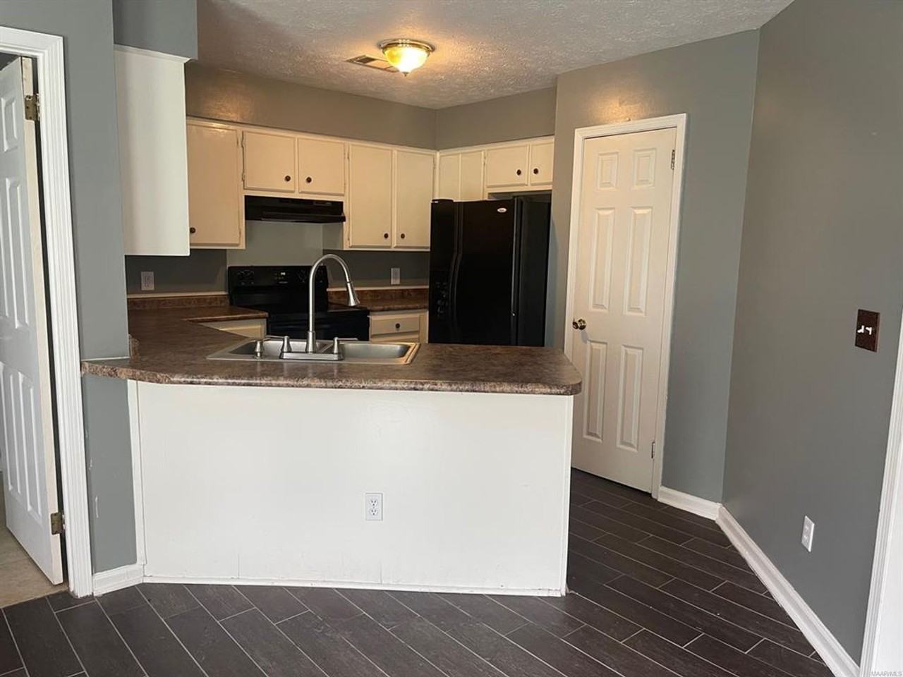 6605 Denham Ct - Photo 7 of 20