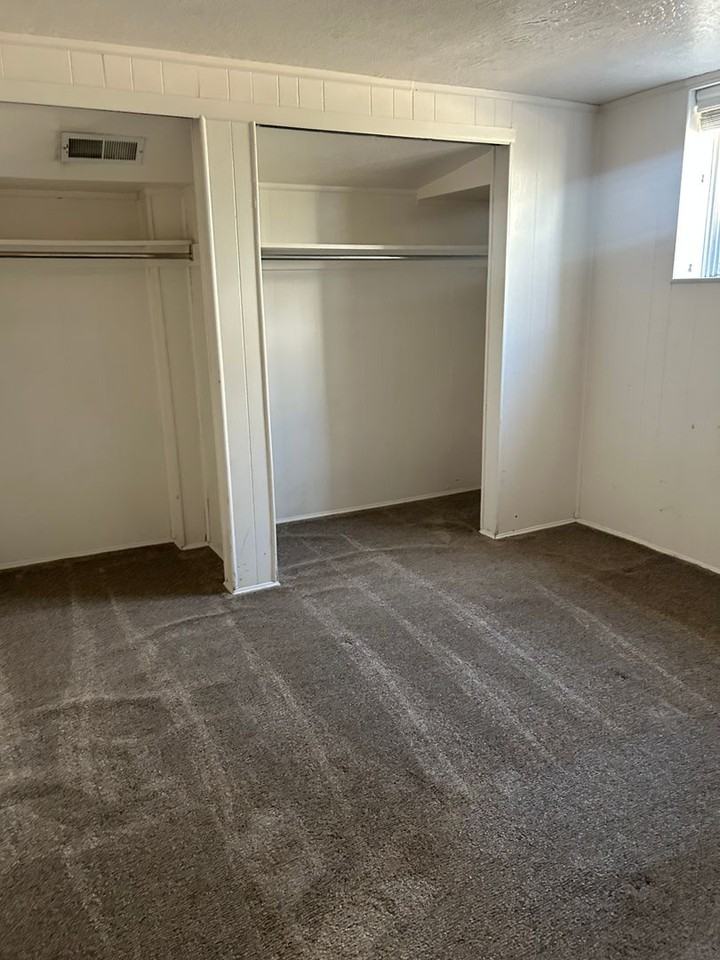 144 S 300 E - Photo 2 of 3
