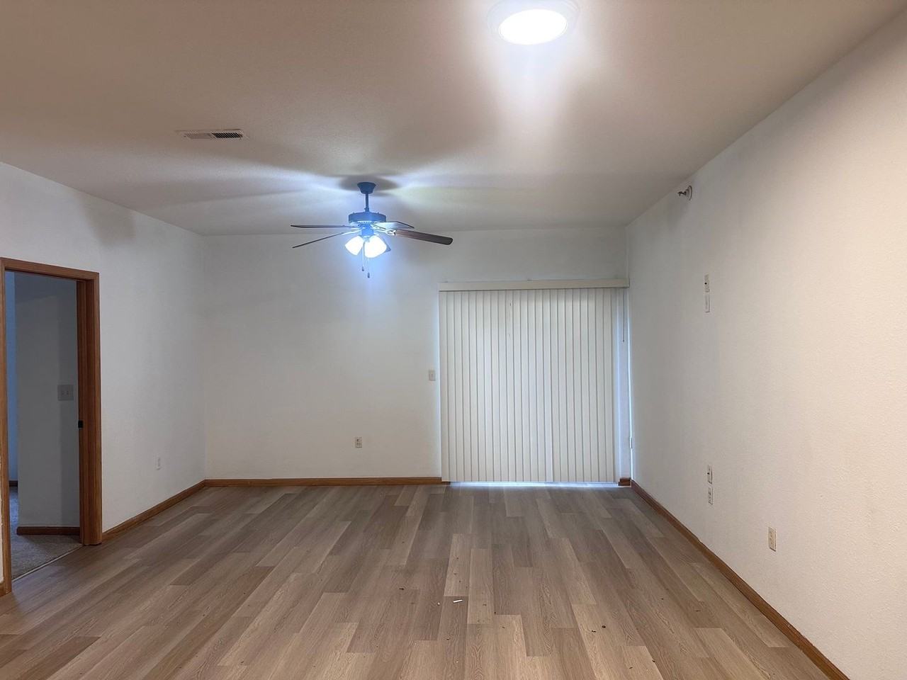 905 Ne Deer Creek Dr - Photo 4 of 8