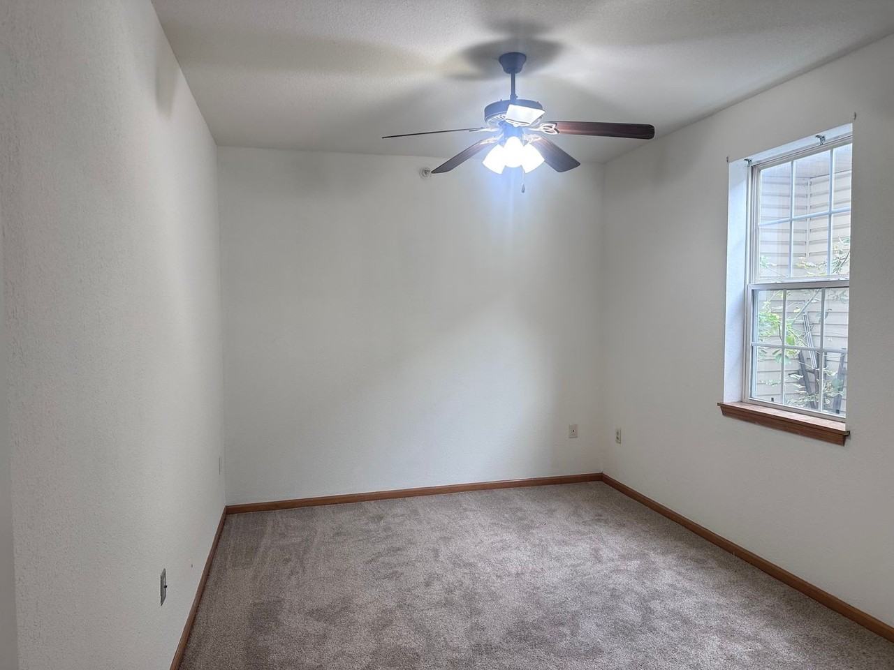 905 Ne Deer Creek Dr - Photo 5 of 8