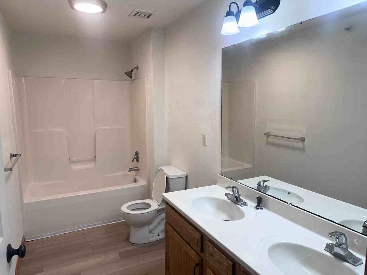 905 Ne Deer Creek Dr - Photo 7 of 8