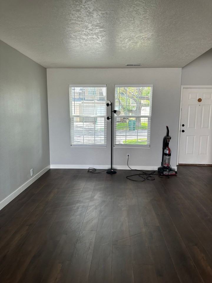 1318 S 1260 W - Photo 3 of 18