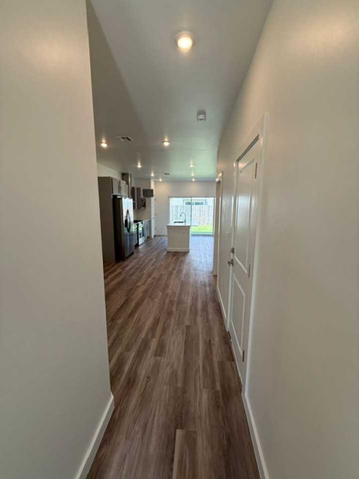 1001 1001 Prestige Place - Photo 5 of 34