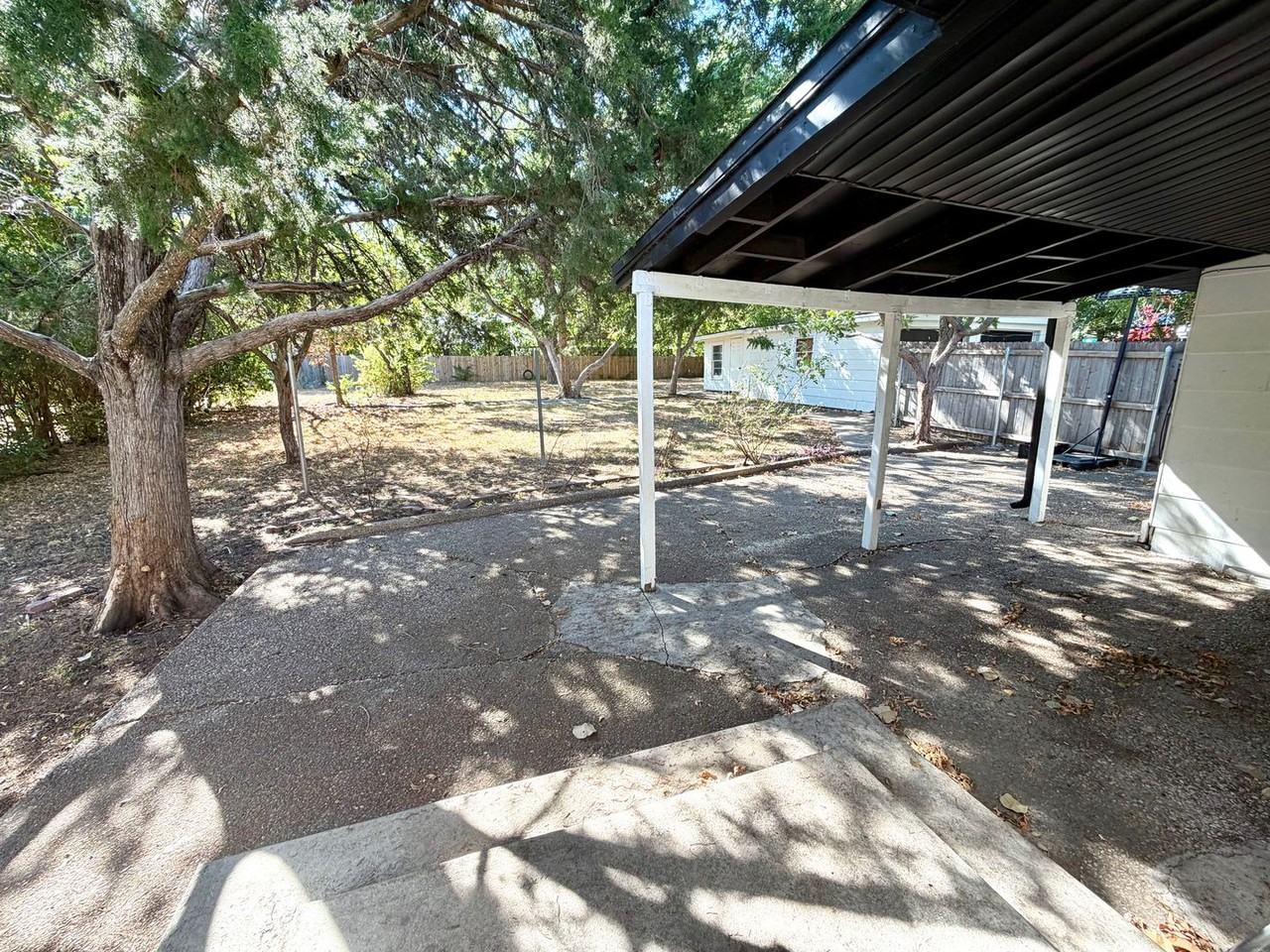 3808 Beverly Dr - Photo 2 of 11