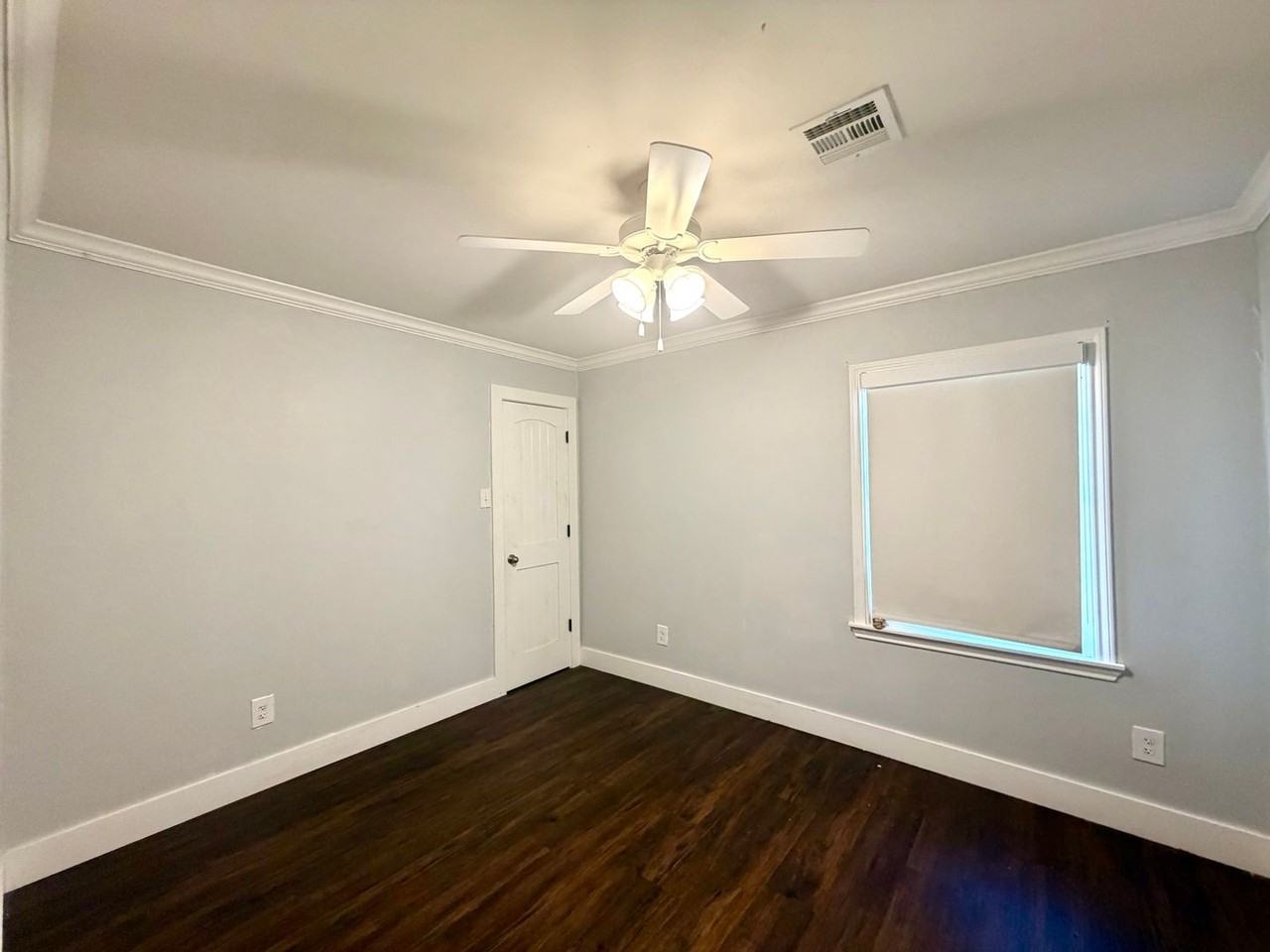 3808 Beverly Dr - Photo 3 of 11