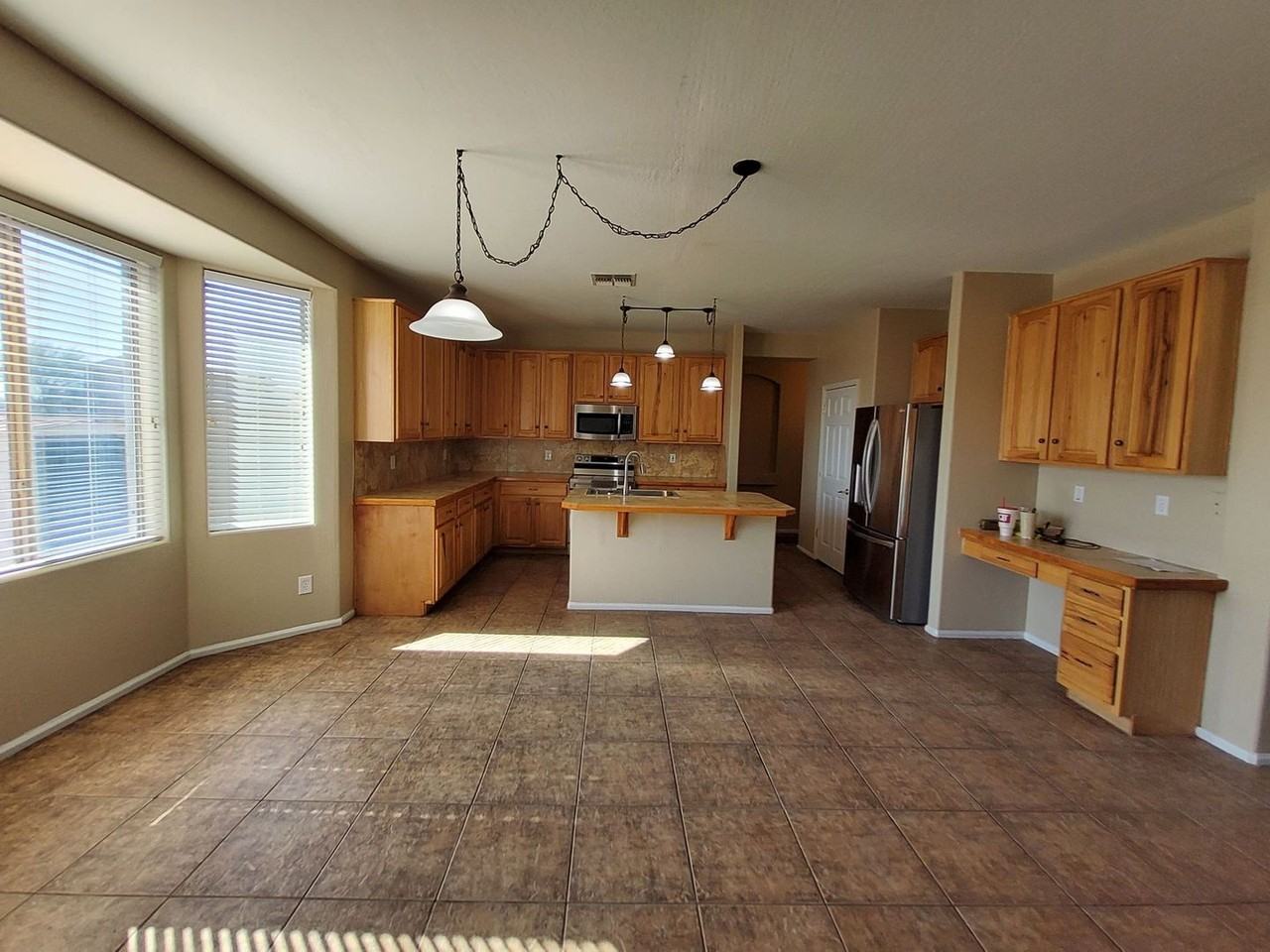 43172 W Rio Bravo Dr - Photo 2 of 22