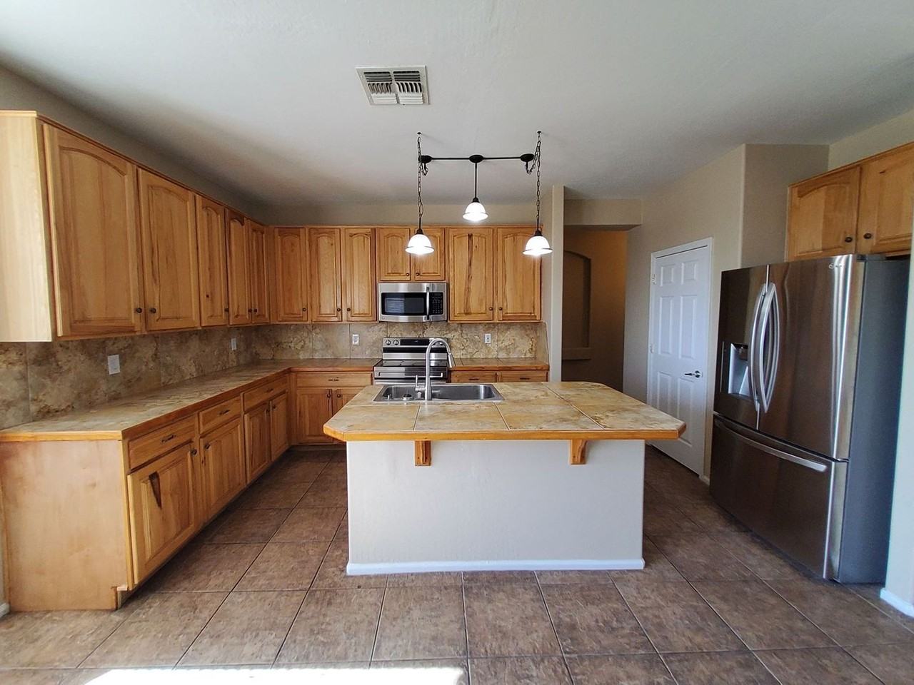 43172 W Rio Bravo Dr - Photo 3 of 22