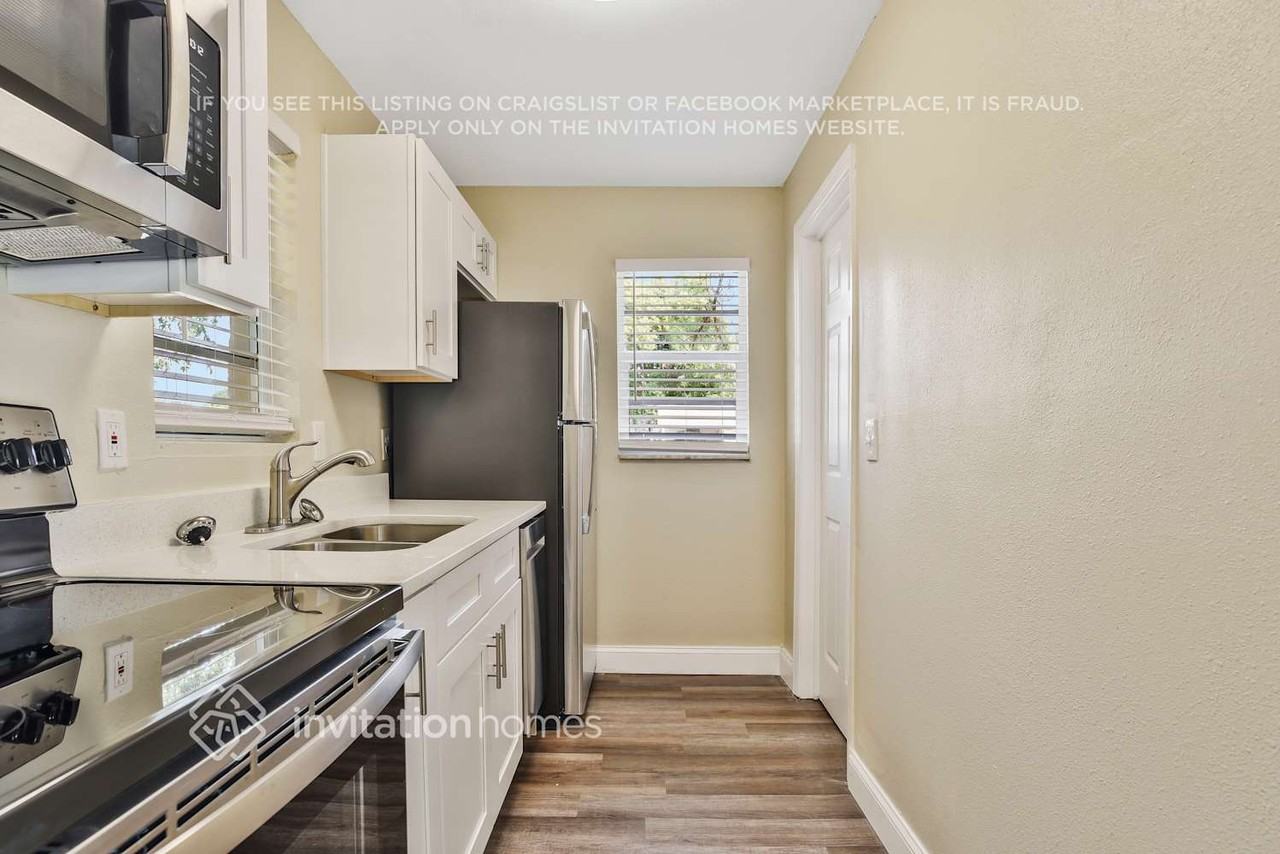 4262 Schank Ct - Photo 6 of 22