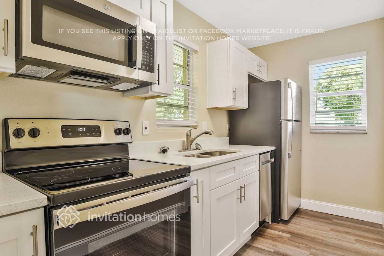 4262 Schank Ct - Photo 7 of 22