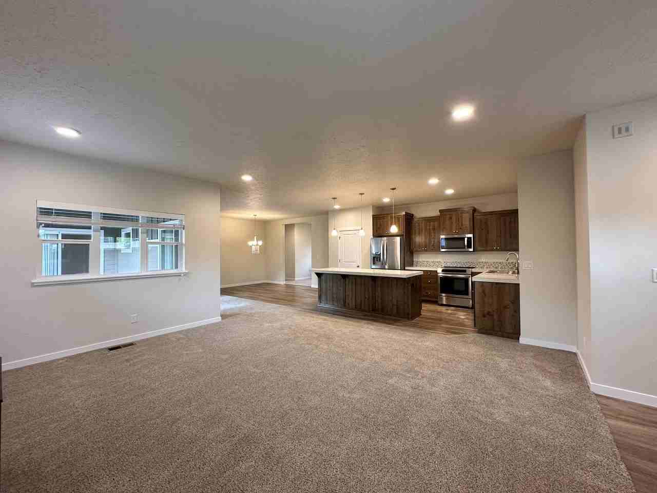 742 Ne Union Loop - Photo 7 of 50