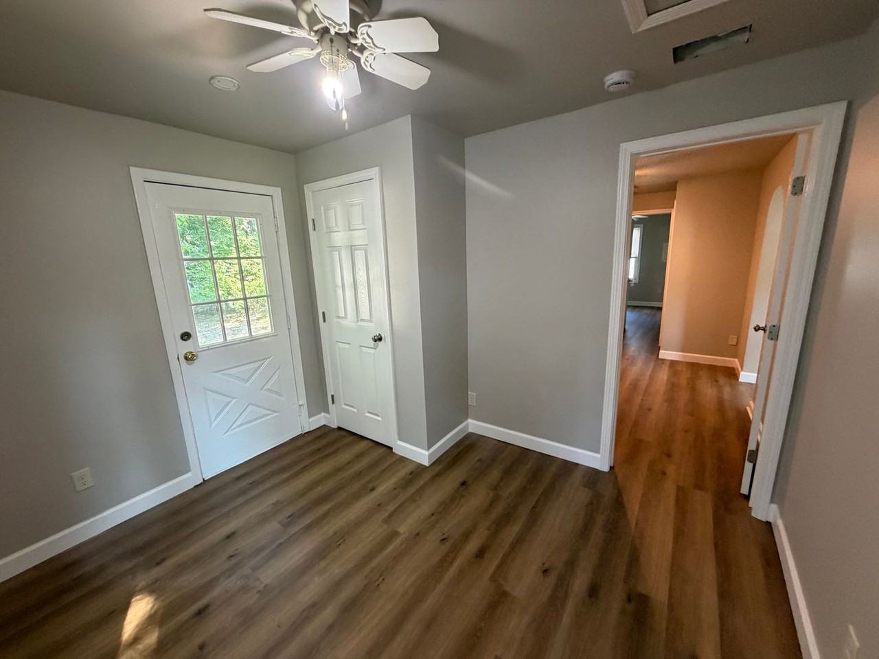 1013 Jefferson St - Photo 4 of 12