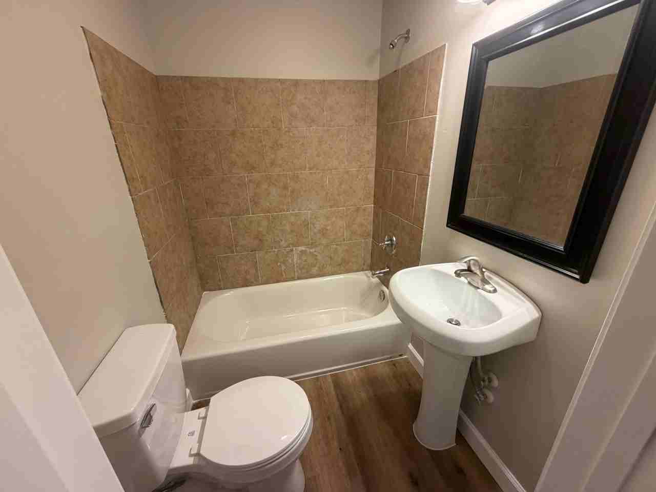 1013 Jefferson St - Photo 6 of 12