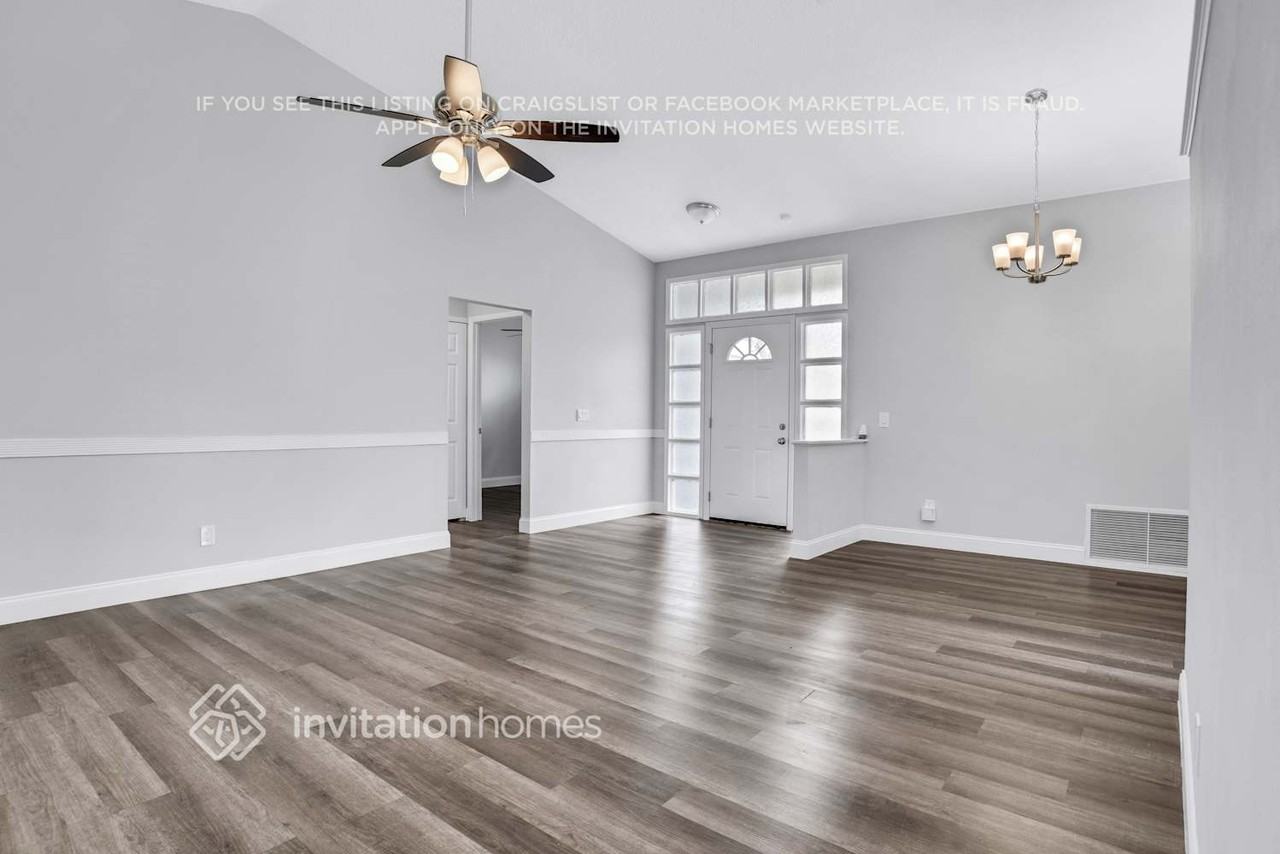 1042 Covington St - Photo 5 of 31