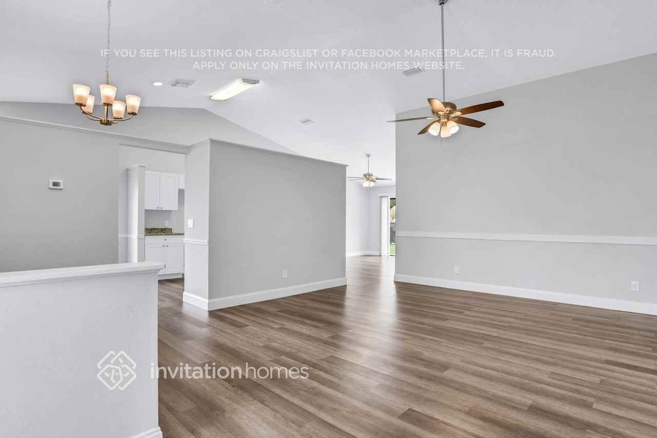 1042 Covington St - Photo 7 of 31
