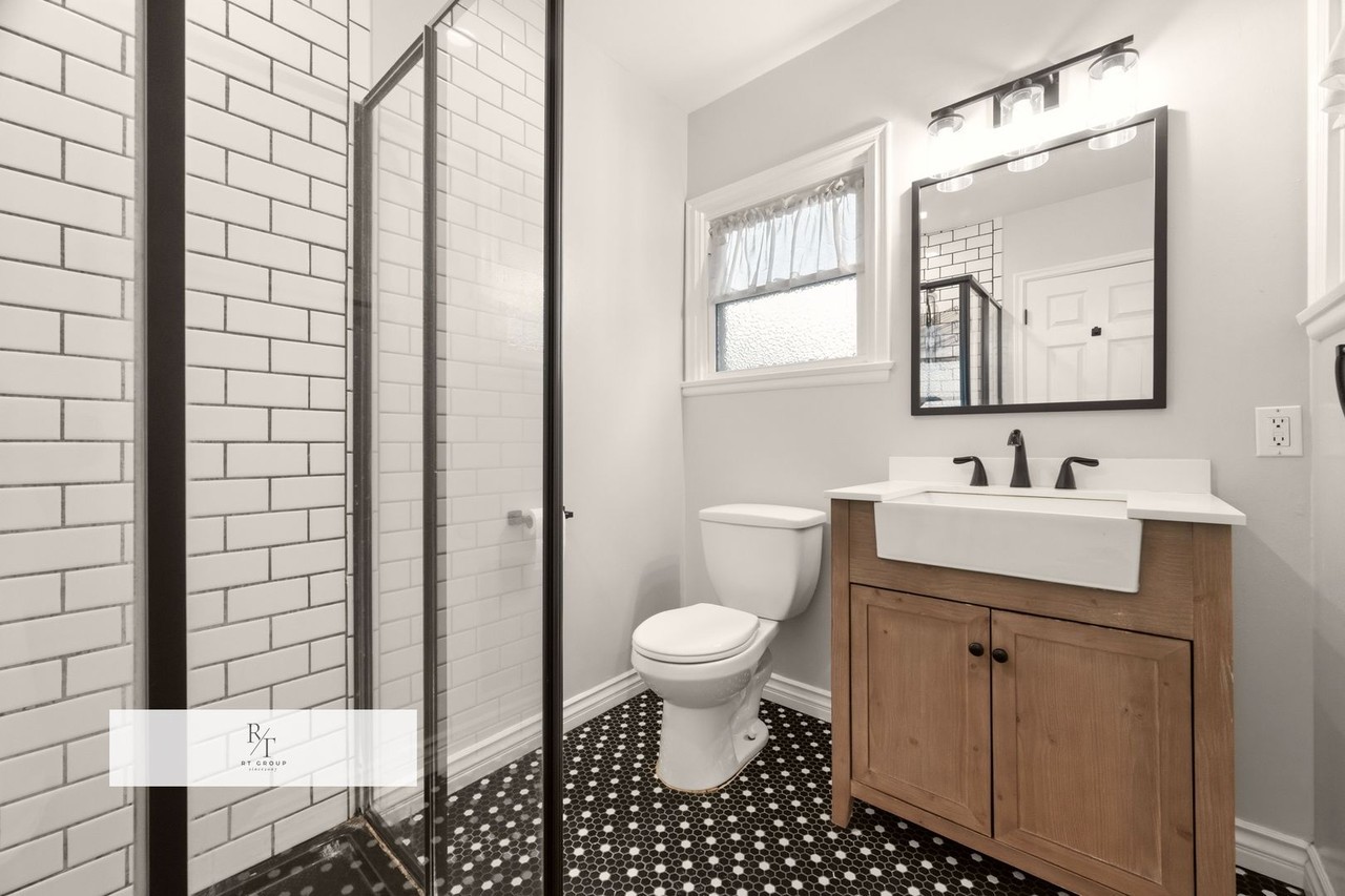 6928 Vanscoy Ave - Photo 3 of 21