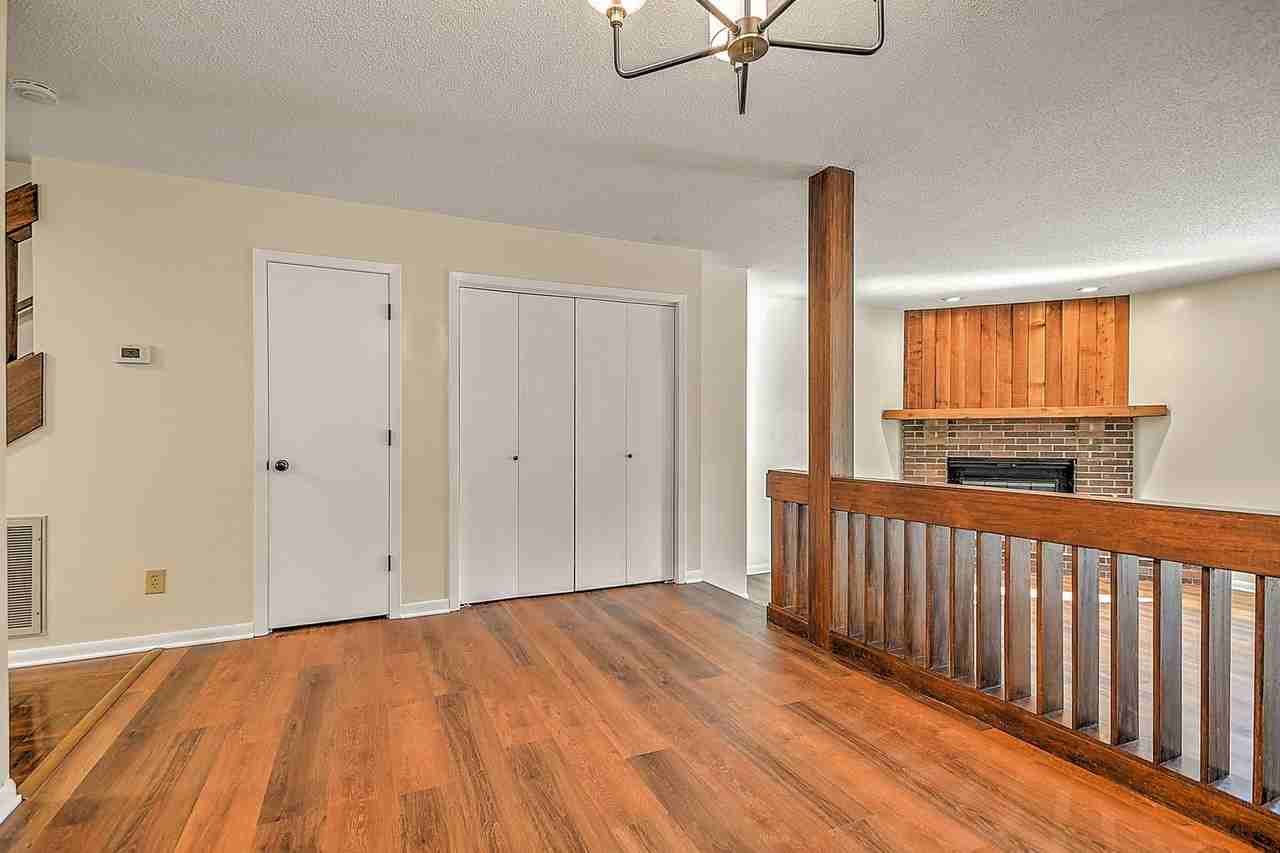 501 Manor Dr - Photo 6 of 31