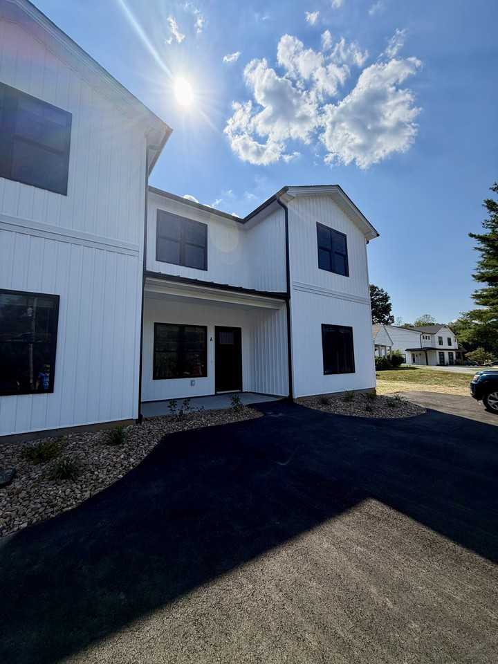 118 Beechwood Dr #A