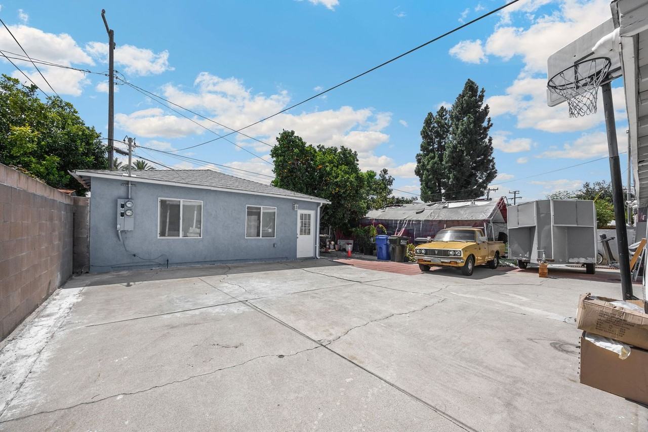14016 Anola St #A - Photo 6 of 16