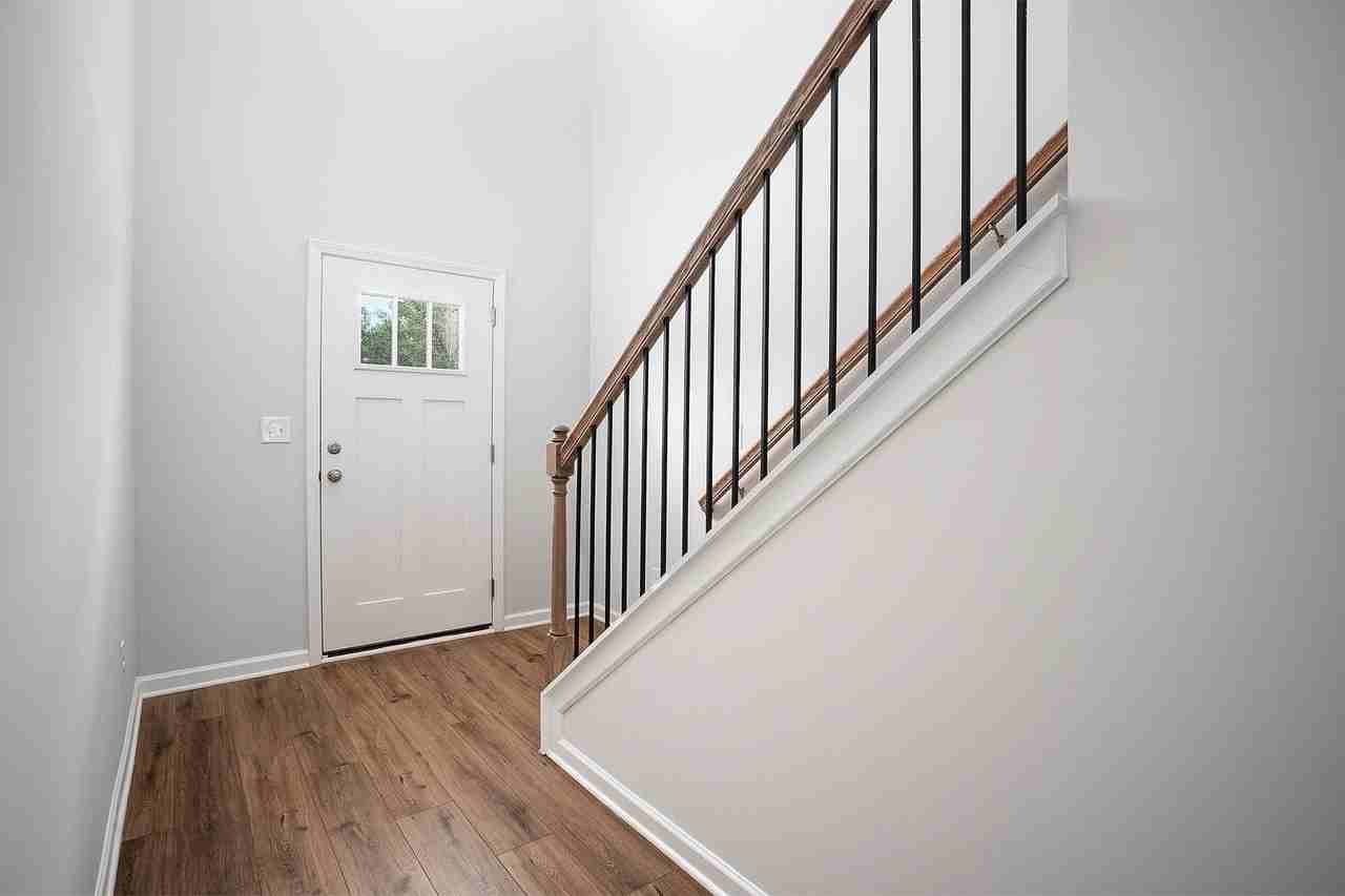2626 Jansen Ave - Photo 3 of 36