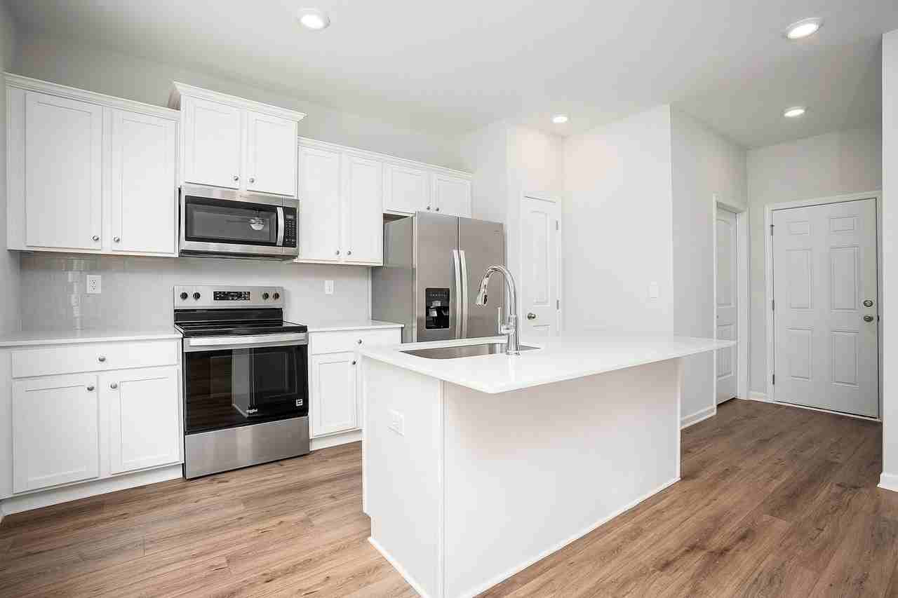 2626 Jansen Ave - Photo 6 of 36