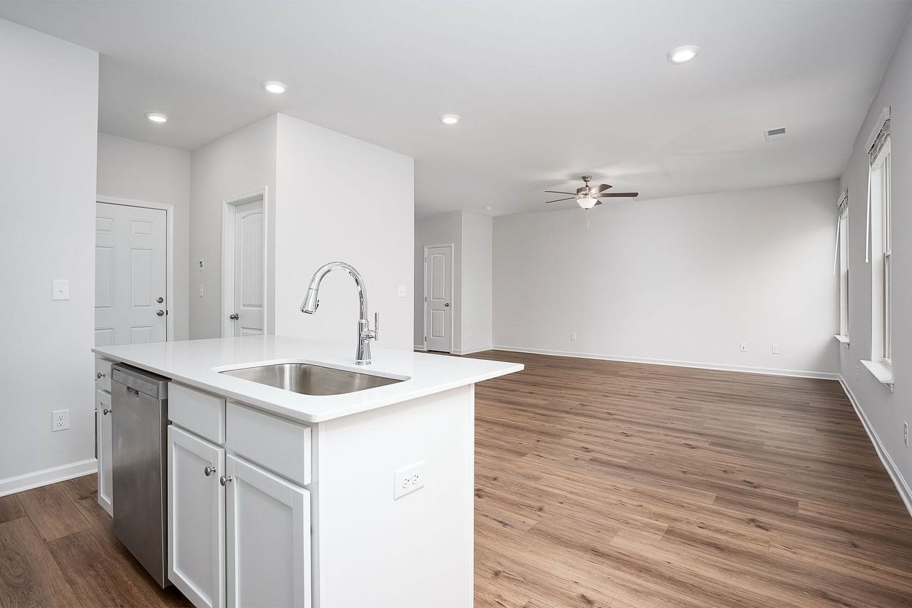 2626 Jansen Ave - Photo 7 of 36