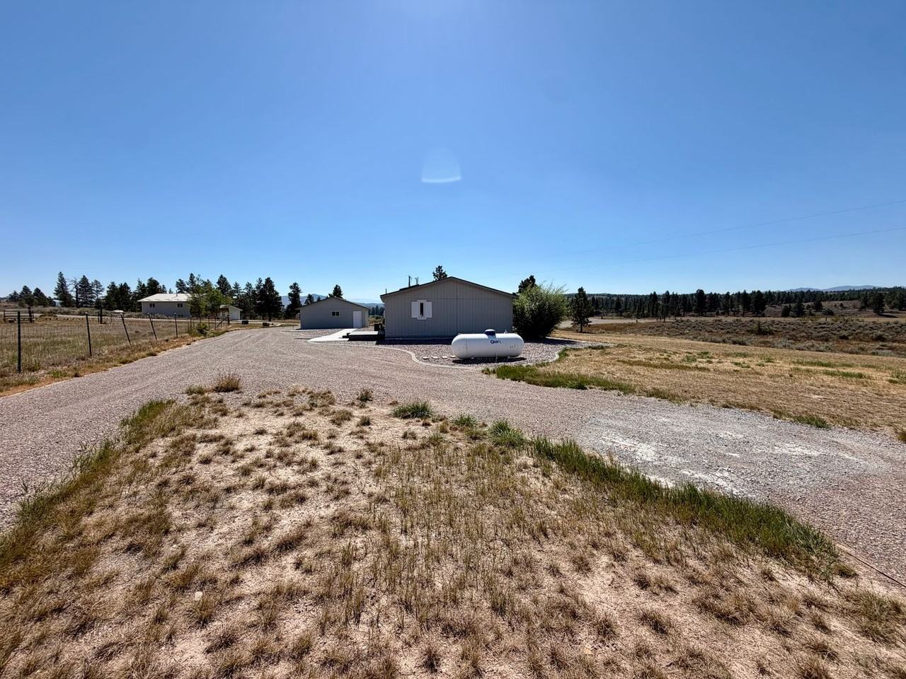 6770 Silver Fox Ct - Photo 4 of 21