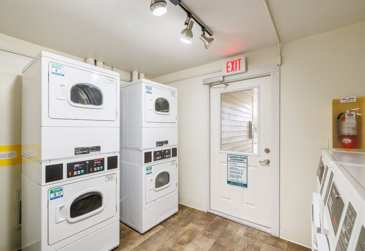 Amber Glen Apartments - Photo 4 of 9