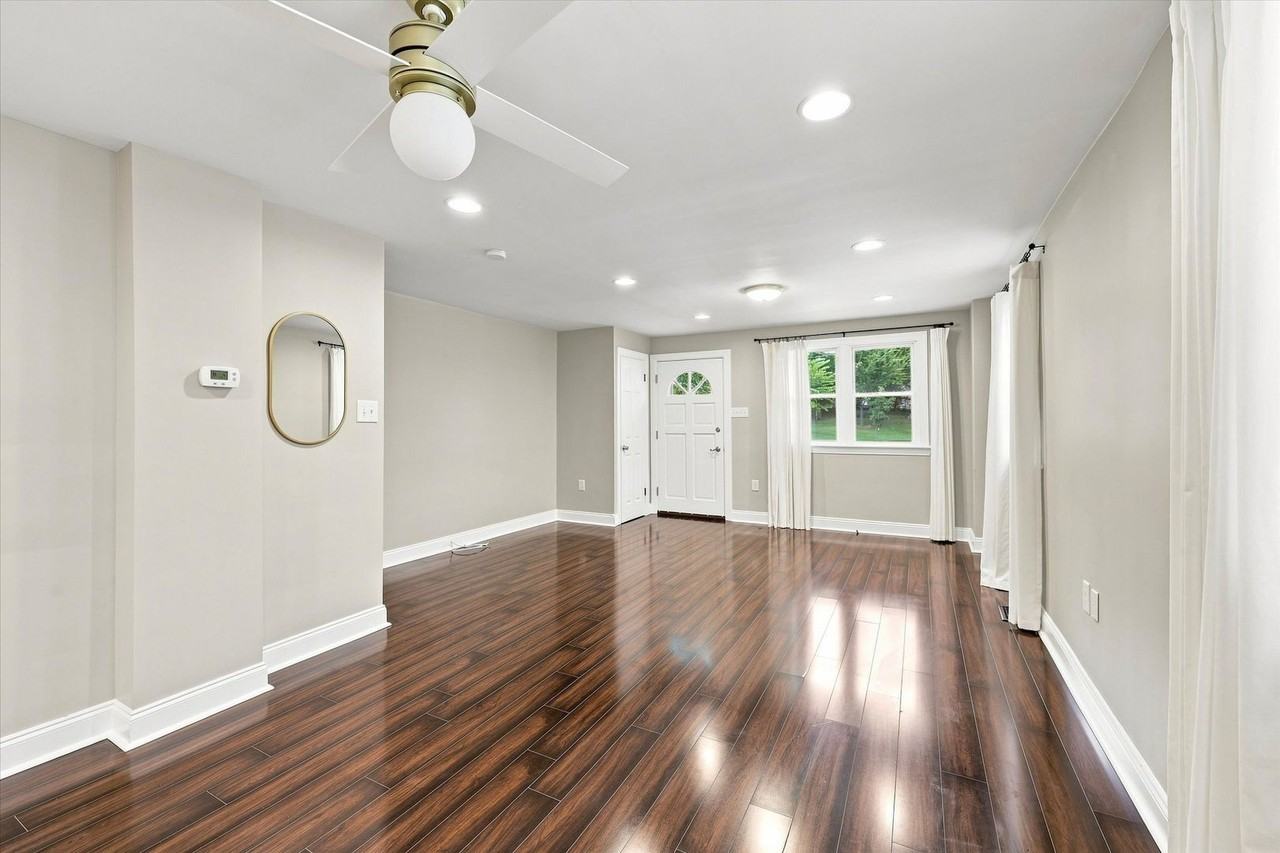 447 E 12th Ave - Photo 5 of 17