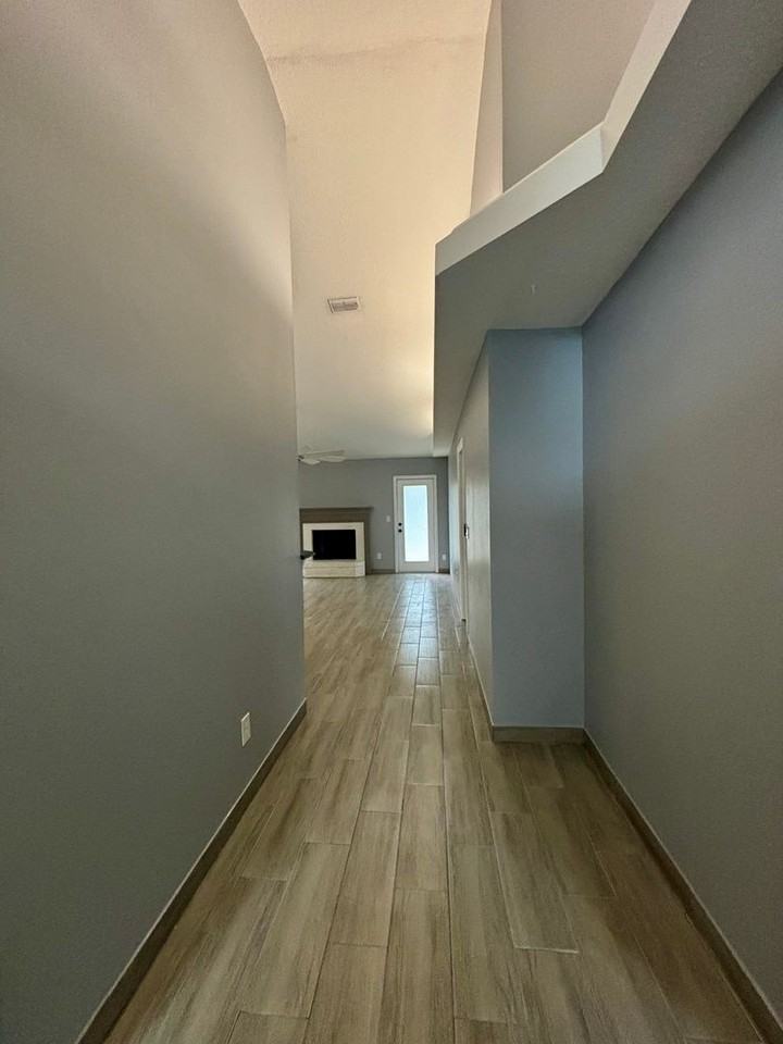 3018 Hickory Glen Dr - Photo 5 of 21