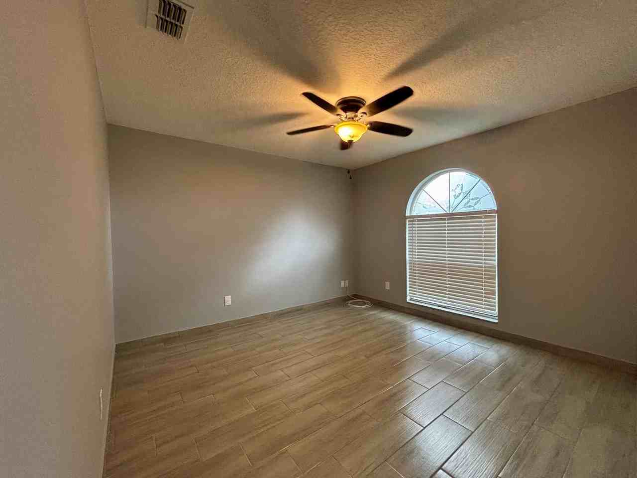 3018 Hickory Glen Dr - Photo 7 of 21