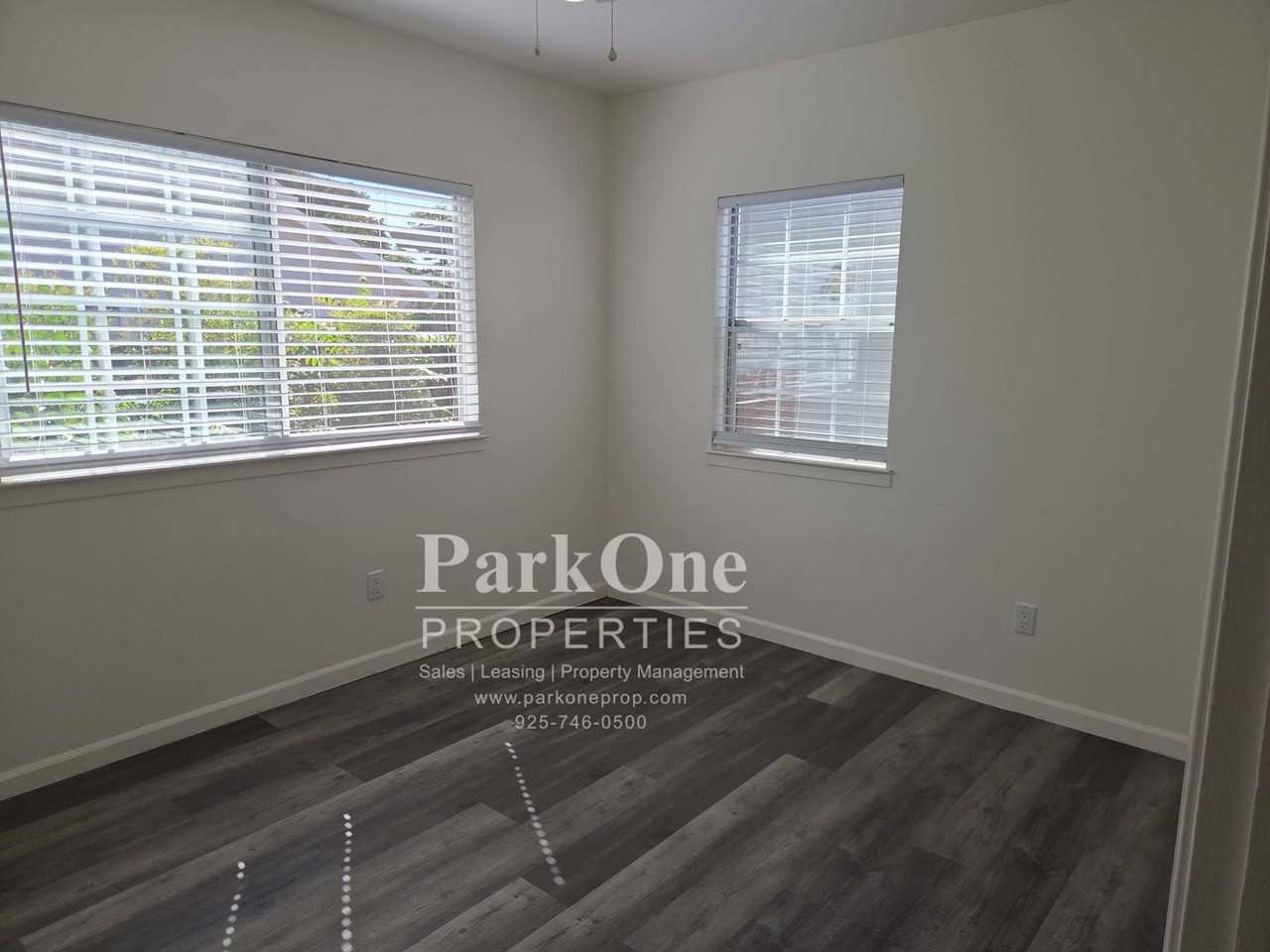 523 W 6th St - Photo 4 of 11