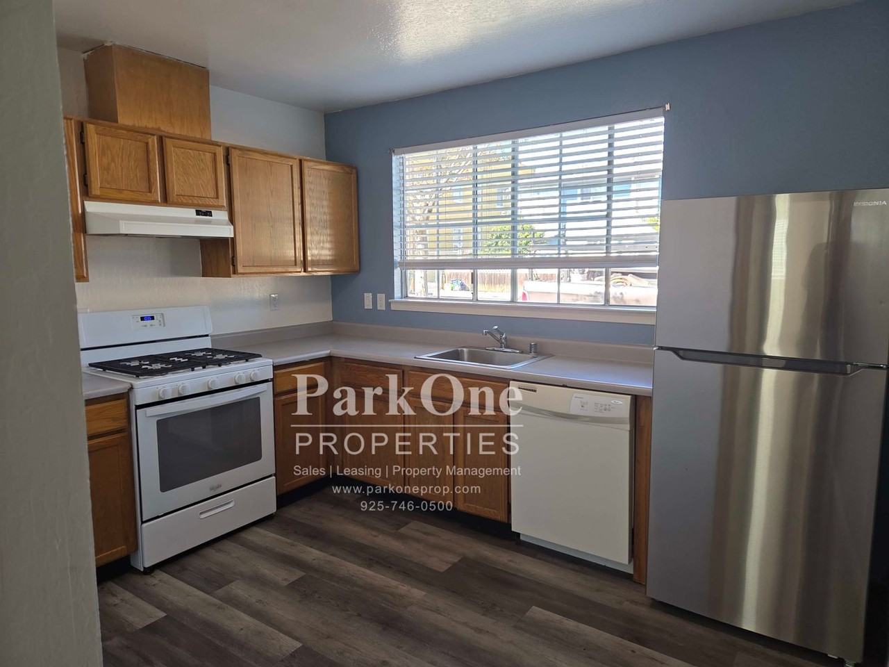 523 W 6th St - Photo 5 of 11