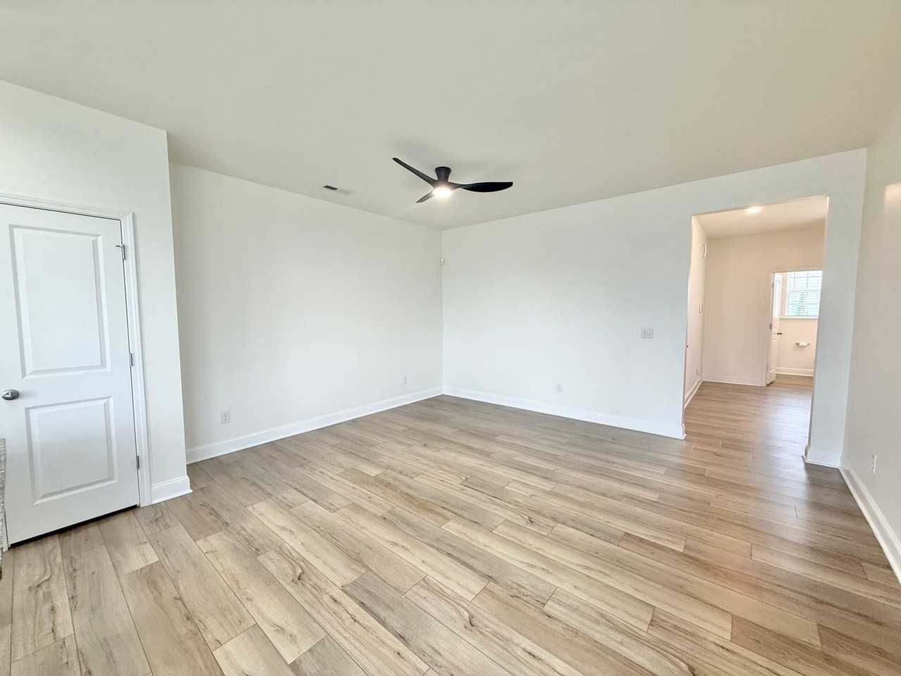 1826 Grassy Falls Ln - Photo 2 of 21