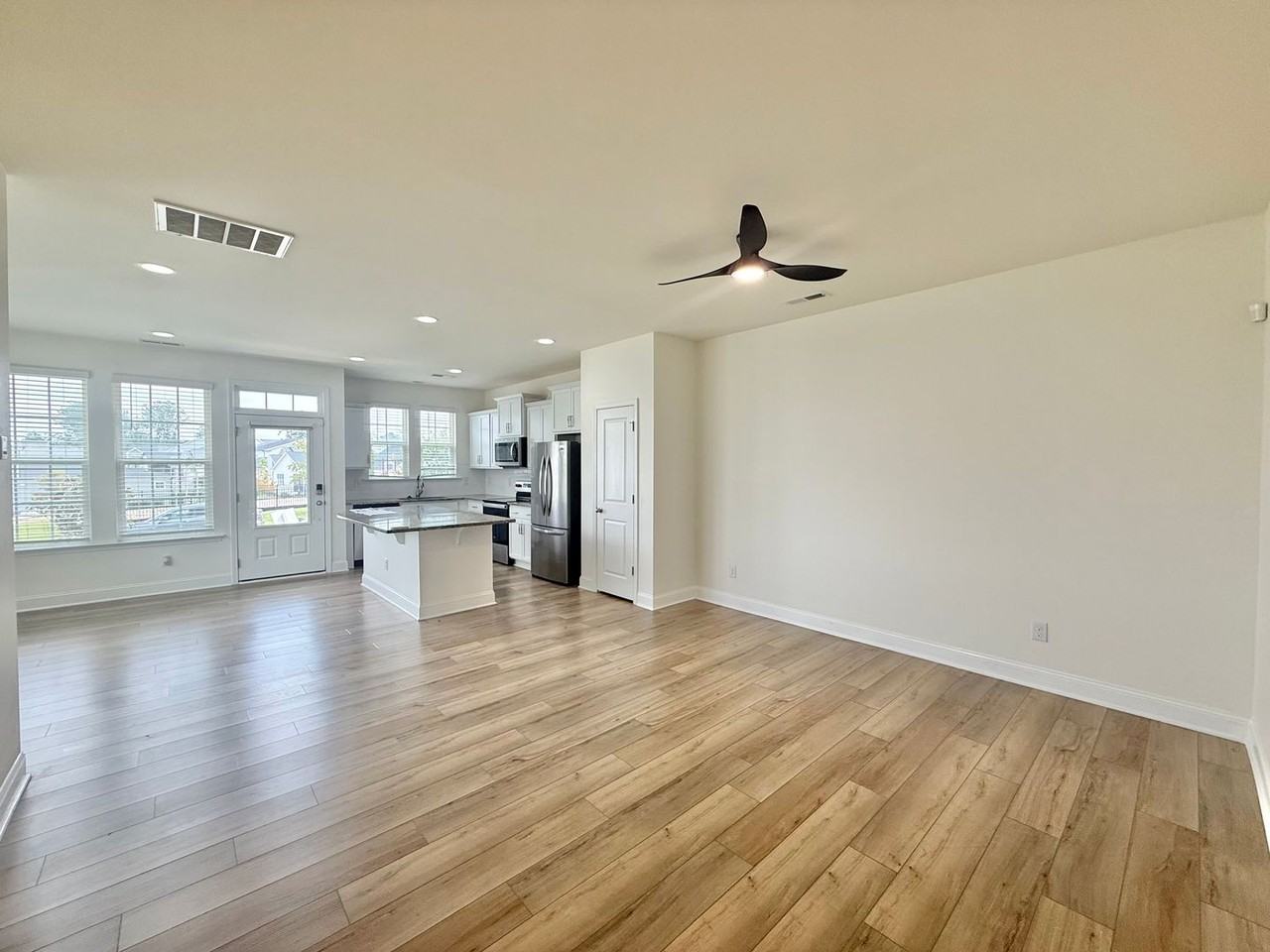 1826 Grassy Falls Ln - Photo 3 of 21