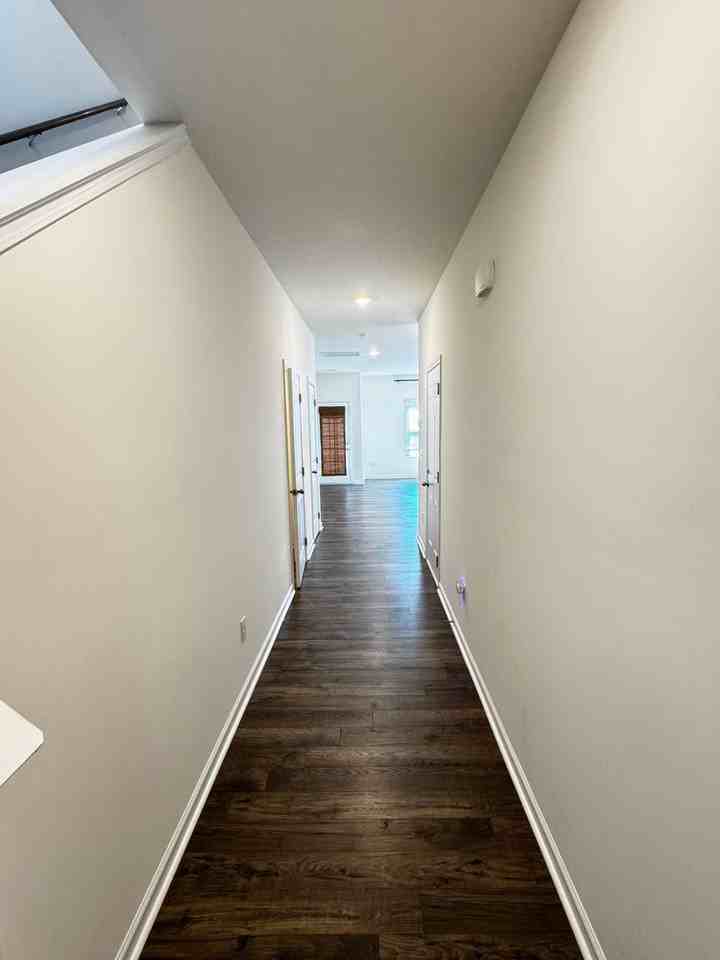 1075 Hammett Rd - Photo 3 of 32