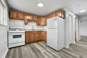 featured image of 420 Broadway Ave