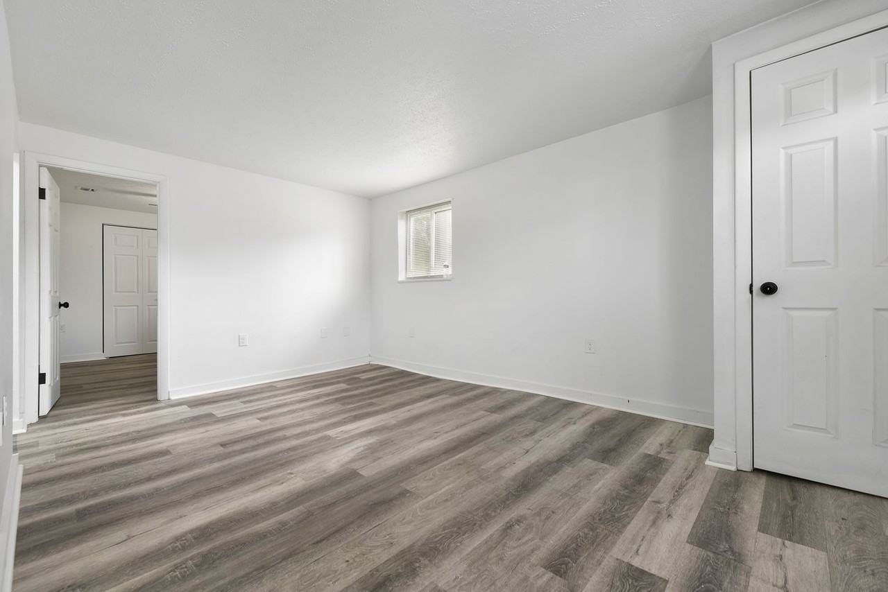 420 Broadway Avenue - Photo 5 of 17
