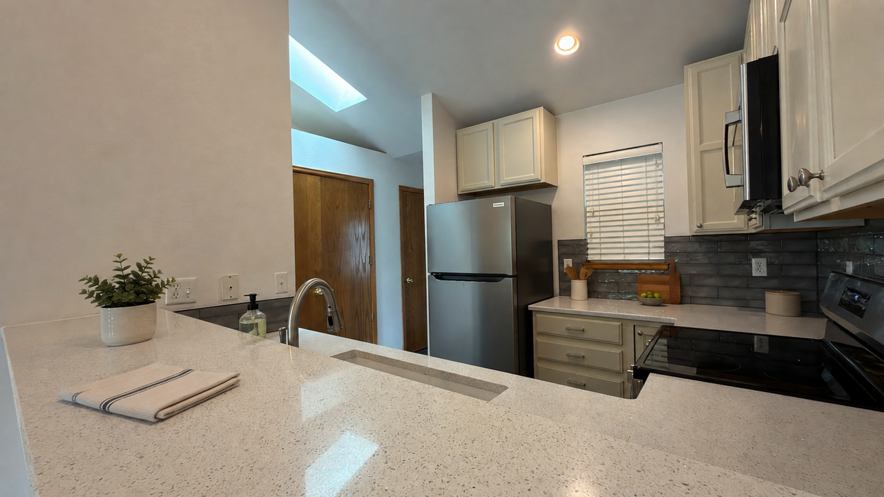 1042 Tierra Ln - Photo 3 of 9