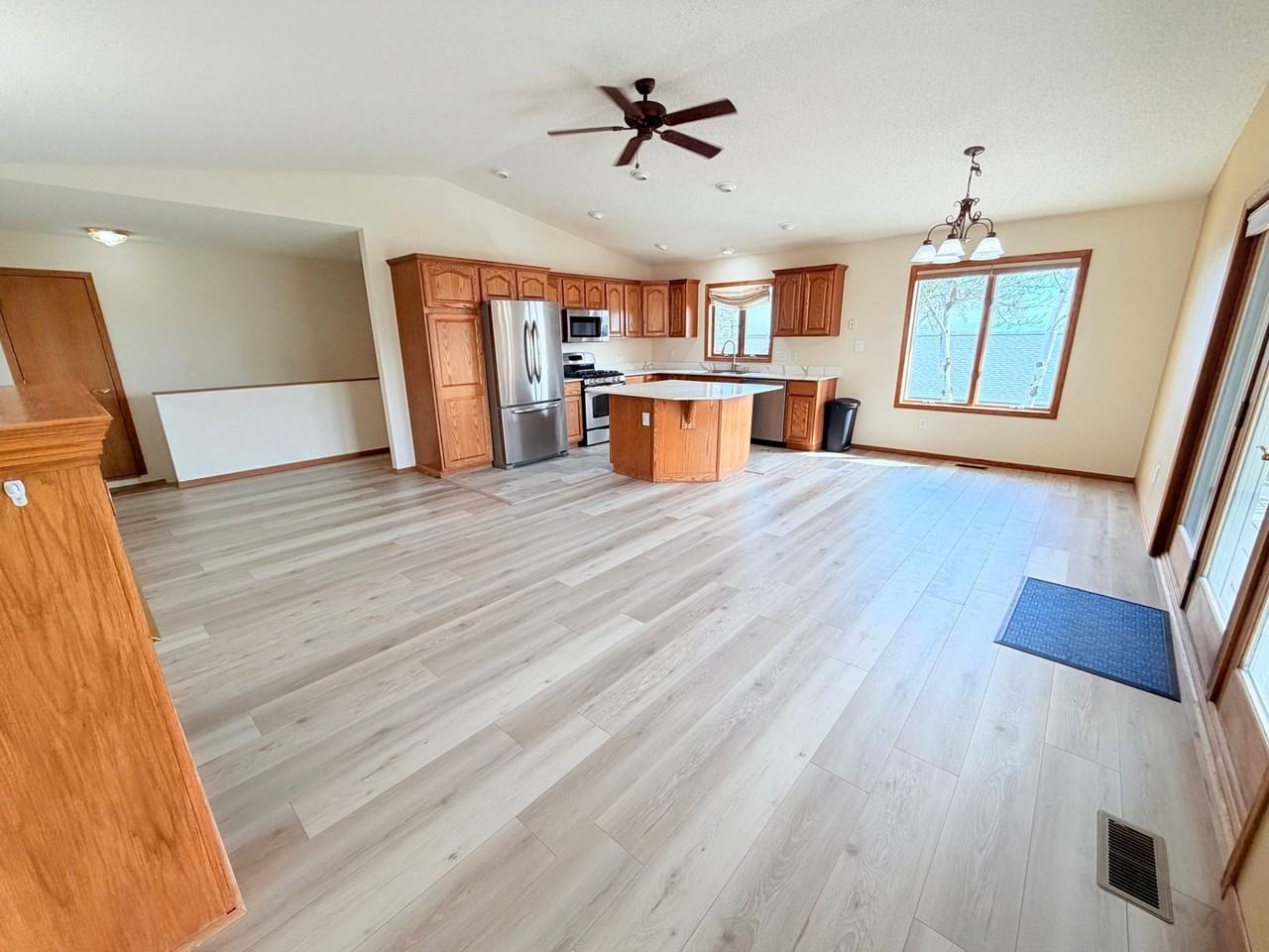 3001 5th St Ne - Photo 4 of 17