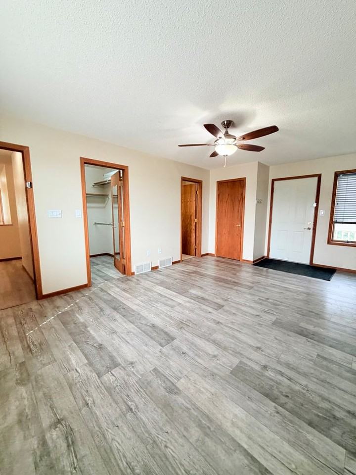 3001 5th St Ne - Photo 5 of 17
