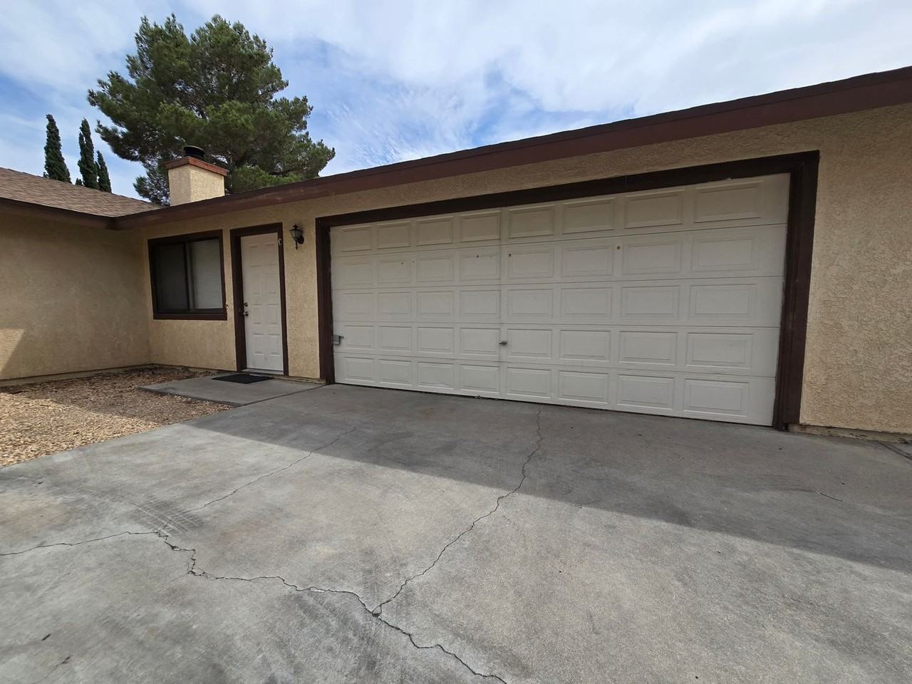 1009 Alene Ave #C - Photo 2 of 10