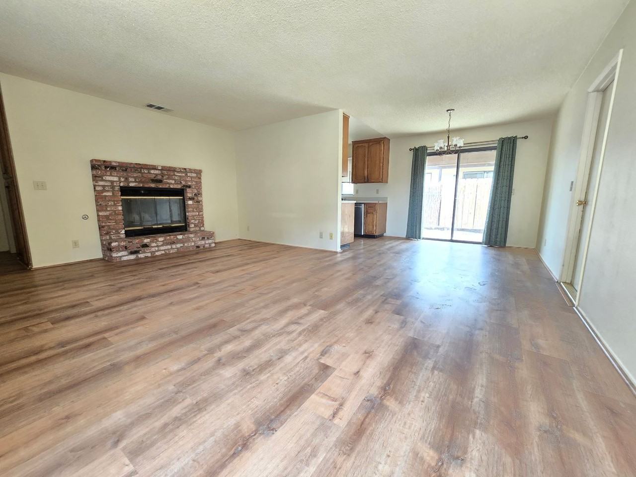 1009 Alene Ave #C - Photo 3 of 10