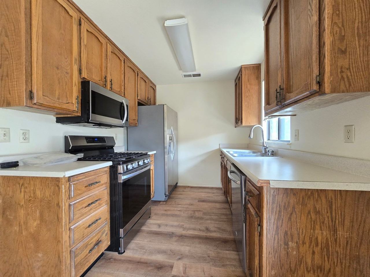 1009 Alene Ave #C - Photo 4 of 10